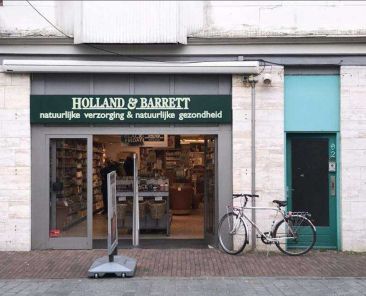 HollandBarret1